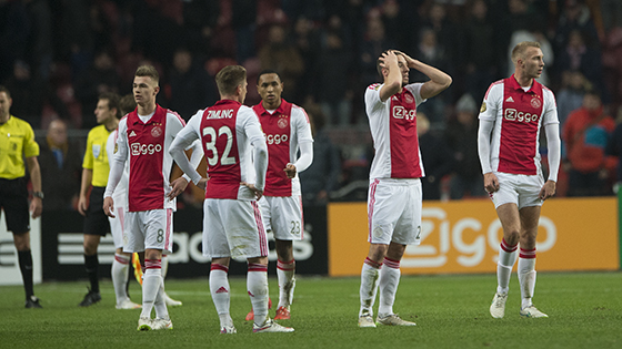 随着足球技 随着足球技