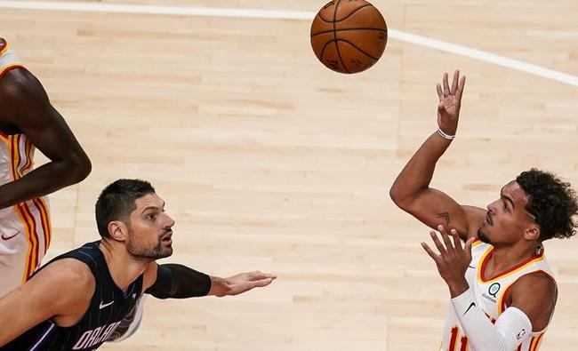 市内部的坐 市内部的坐